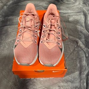 Women’s Nike 8 free run, fly knit